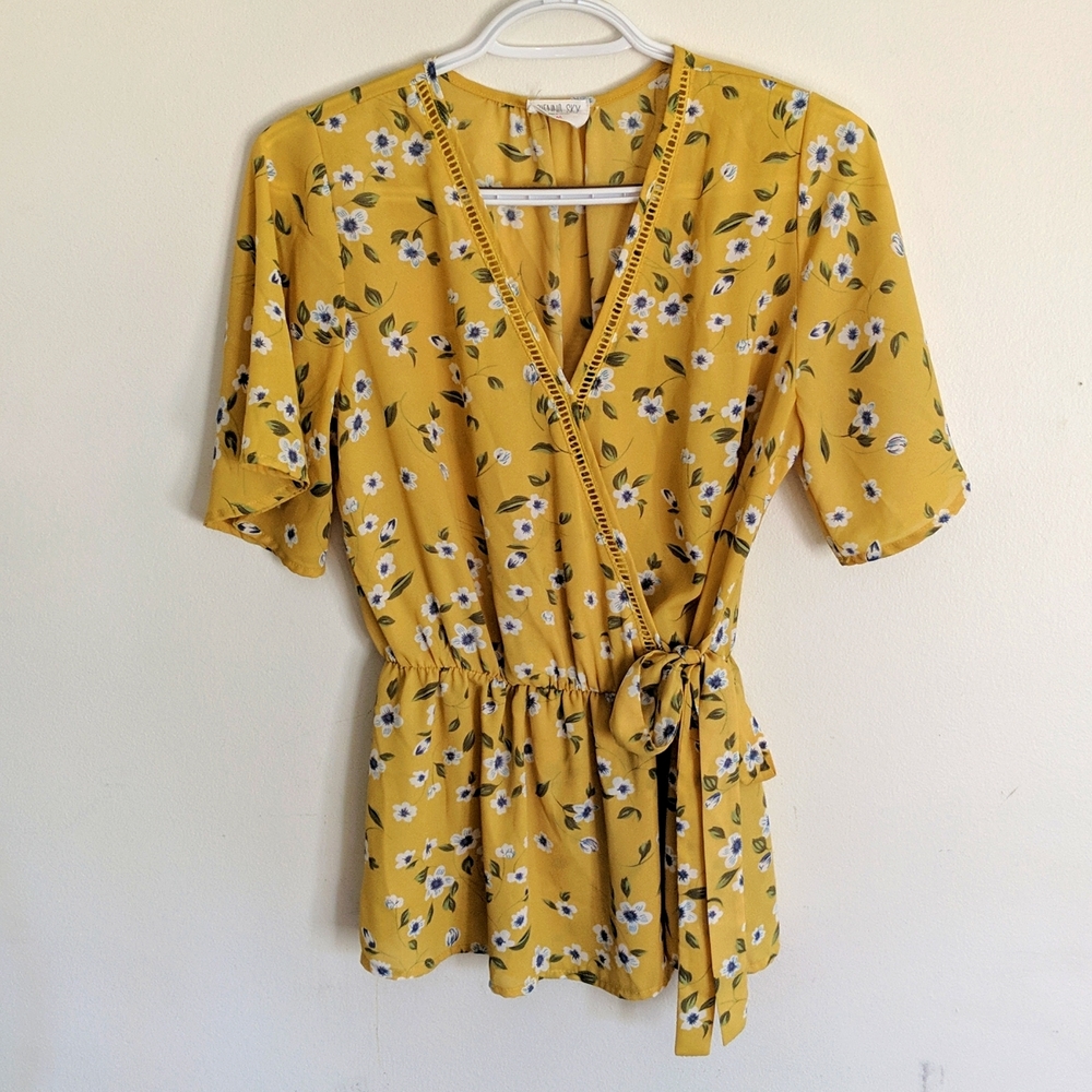 Sienna Sky flowy floral blouse, size medium